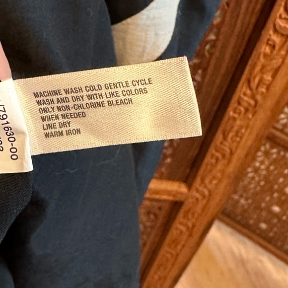 🚺 GAP silk blend black halter dress with cream chevron pattern - Picture 6 of 13